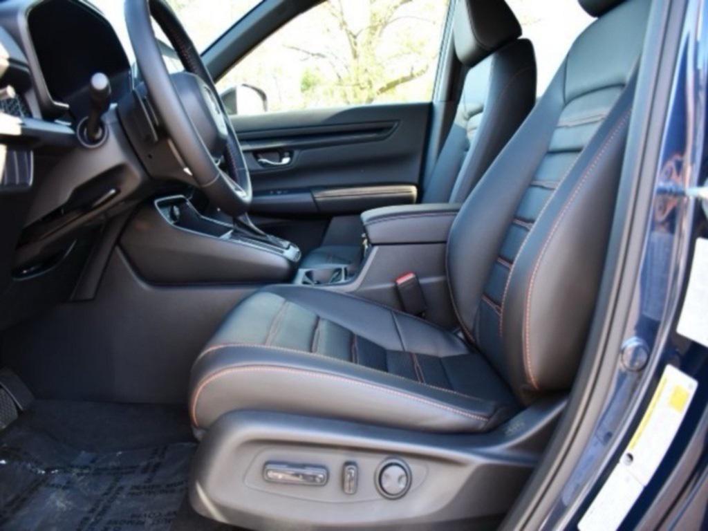 new 2026 Honda CR-V Hybrid car, priced at $39,584