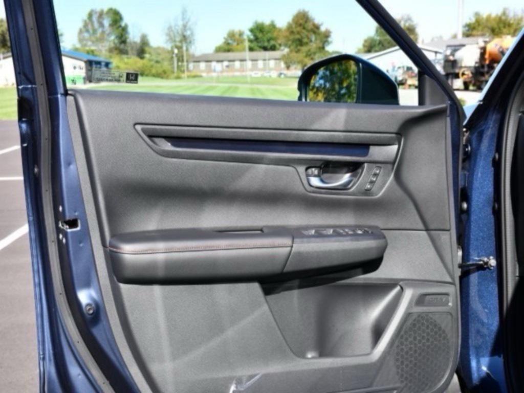 new 2026 Honda CR-V Hybrid car, priced at $39,584