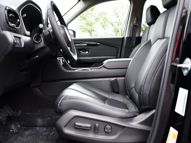 new 2025 Honda Pilot car, priced at $44,268