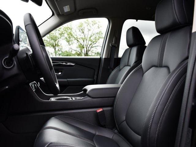 new 2025 Honda Pilot car, priced at $44,268