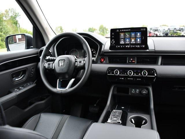 new 2025 Honda Pilot car, priced at $44,268