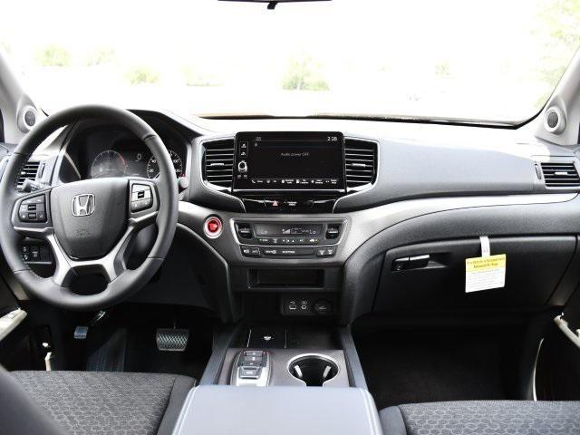 new 2025 Honda Ridgeline car, priced at $39,713