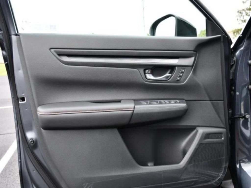 new 2026 Honda CR-V Hybrid car, priced at $39,629