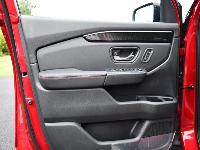 new 2025 Honda Pilot car, priced at $52,027