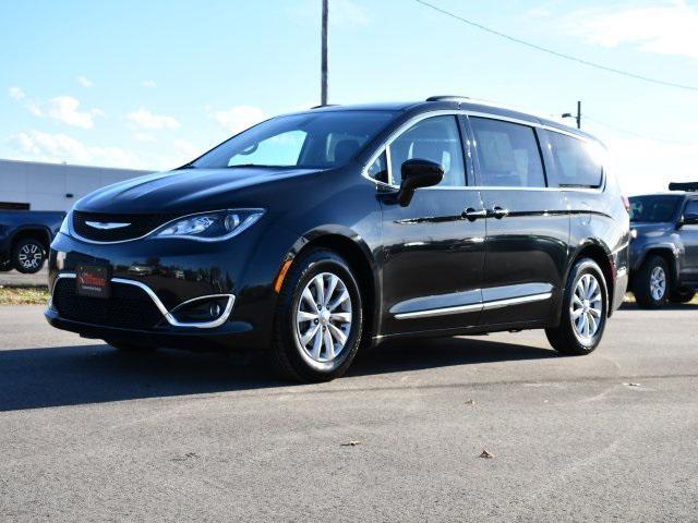 used 2017 Chrysler Pacifica car, priced at $16,116