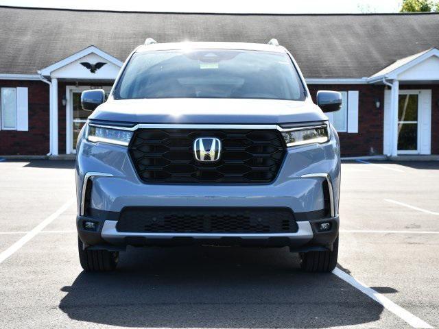 new 2025 Honda Pilot car, priced at $47,703