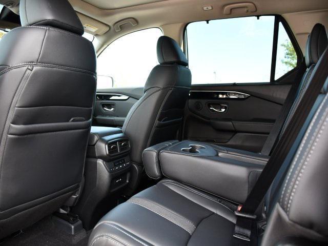 new 2025 Honda Pilot car, priced at $47,703