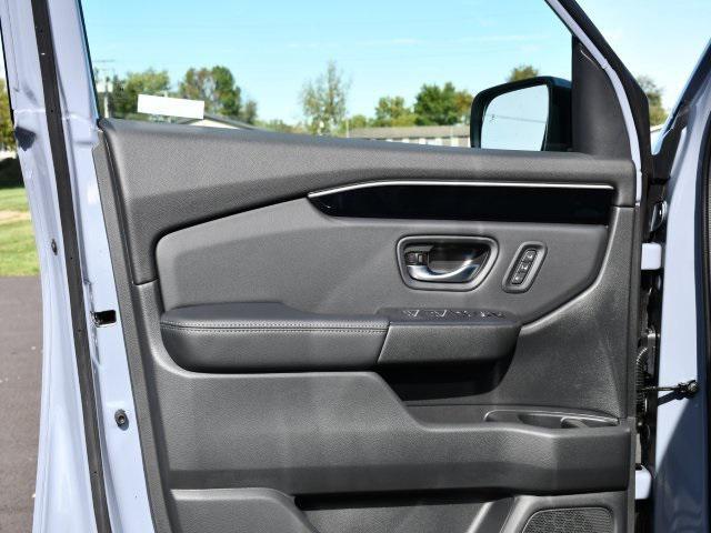 new 2025 Honda Pilot car, priced at $47,703