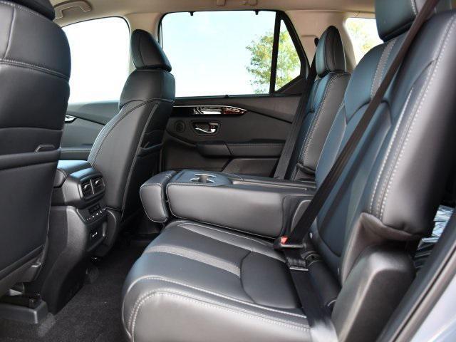 new 2025 Honda Pilot car, priced at $47,703