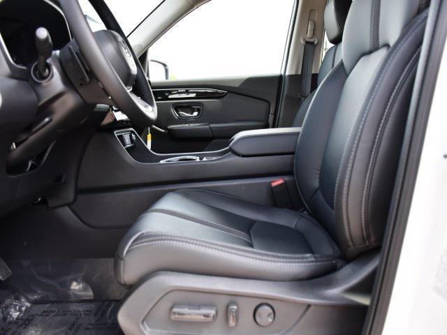 new 2025 Honda Pilot car, priced at $47,703