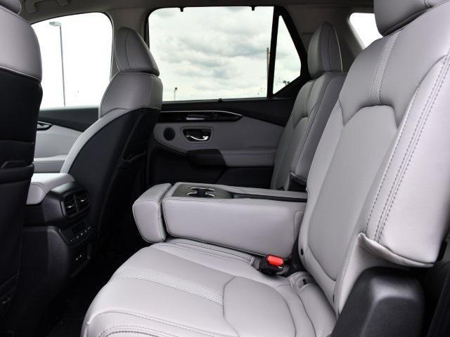 new 2025 Honda Pilot car, priced at $46,550