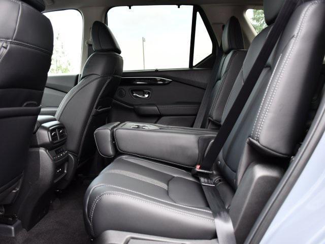 new 2025 Honda Pilot car, priced at $48,158