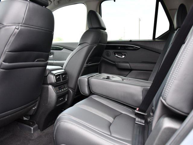 new 2025 Honda Pilot car, priced at $48,158