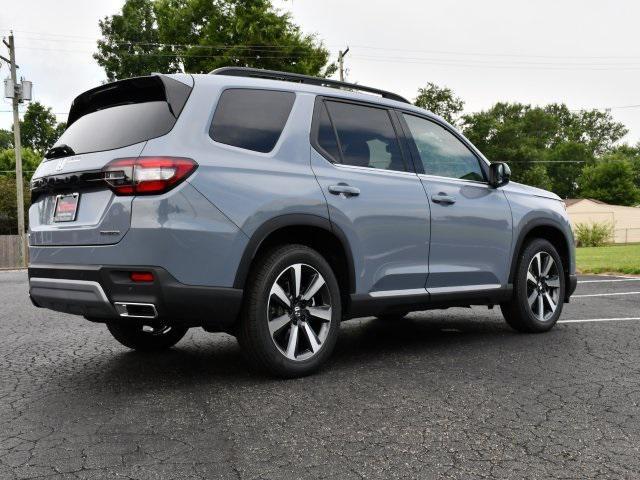 new 2025 Honda Pilot car, priced at $48,158