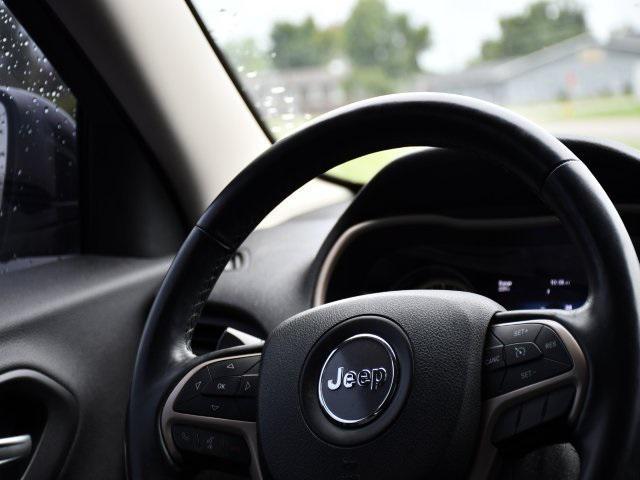 used 2014 Jeep Cherokee car, priced at $5,977