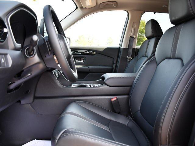 new 2025 Honda Pilot car, priced at $48,739