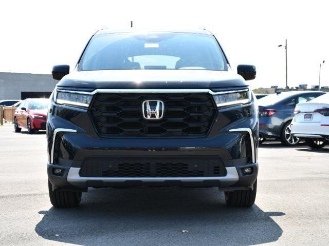 new 2025 Honda Pilot car, priced at $48,739