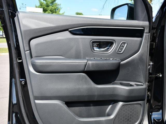 new 2025 Honda Pilot car, priced at $48,739