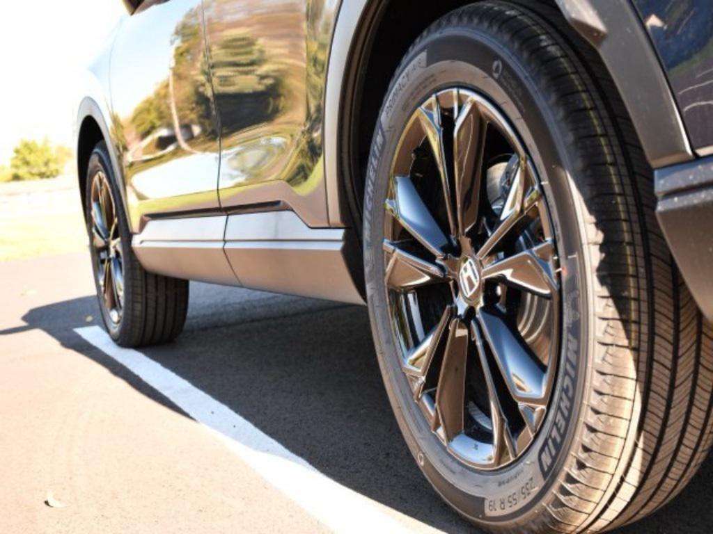 new 2026 Honda CR-V Hybrid car, priced at $40,658