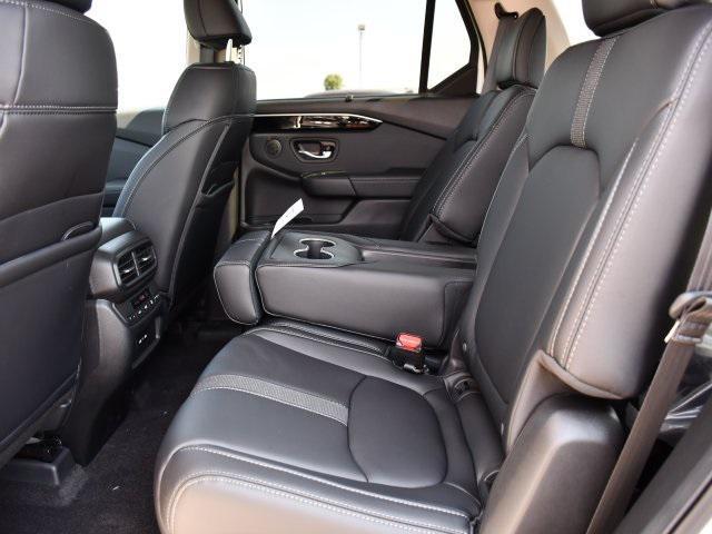 new 2025 Honda Pilot car, priced at $49,166