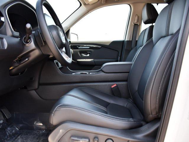 new 2025 Honda Pilot car, priced at $49,166