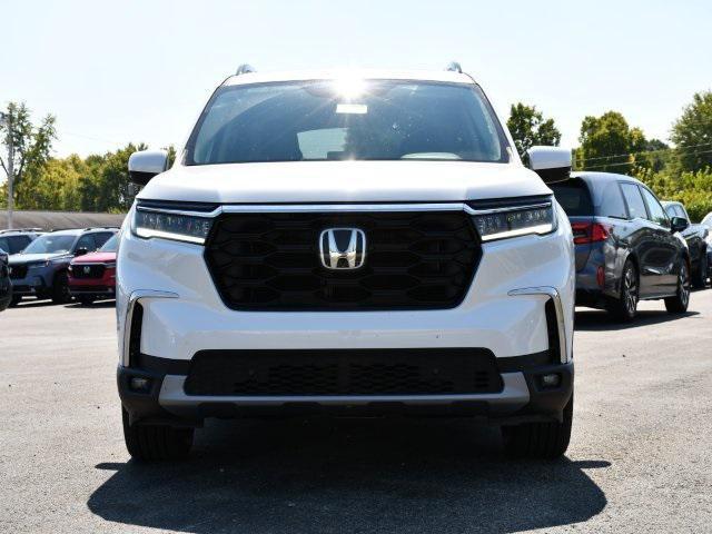 new 2025 Honda Pilot car, priced at $49,166