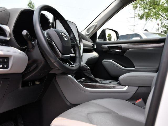 used 2021 Toyota Highlander Hybrid car, priced at $39,984