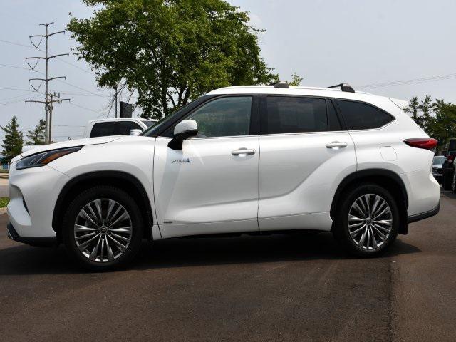used 2021 Toyota Highlander Hybrid car, priced at $39,984