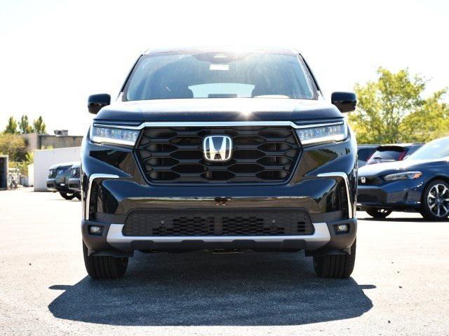 new 2025 Honda Pilot car, priced at $44,816