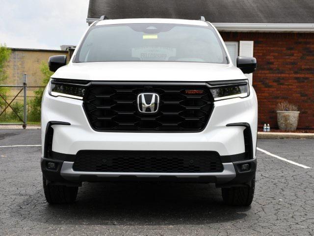 new 2025 Honda Pilot car, priced at $50,055