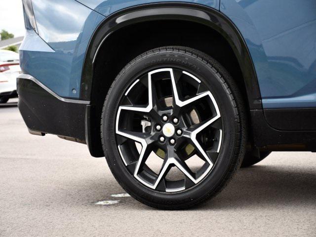 used 2025 Chevrolet Traverse car, priced at $49,984