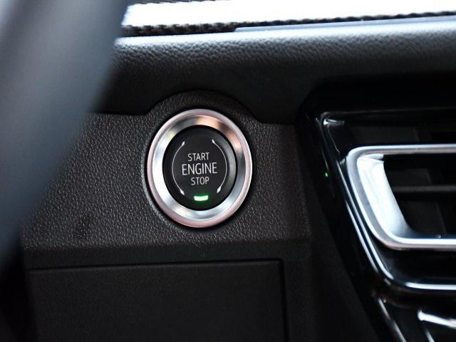 used 2025 Chevrolet Traverse car, priced at $49,984