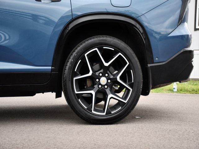 used 2025 Chevrolet Traverse car, priced at $49,984