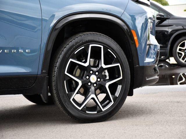 used 2025 Chevrolet Traverse car, priced at $49,984