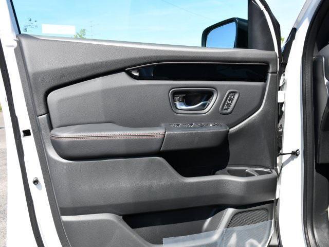 new 2025 Honda Pilot car, priced at $48,259