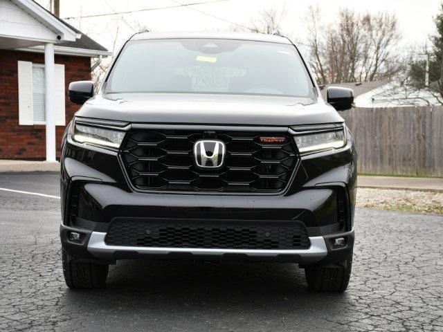 new 2025 Honda Pilot car, priced at $48,795