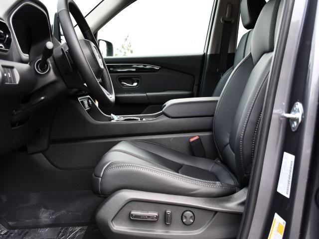 new 2025 Honda Pilot car, priced at $46,550
