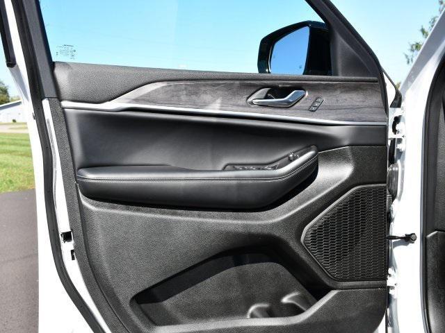 used 2025 Jeep Grand Cherokee car, priced at $41,515