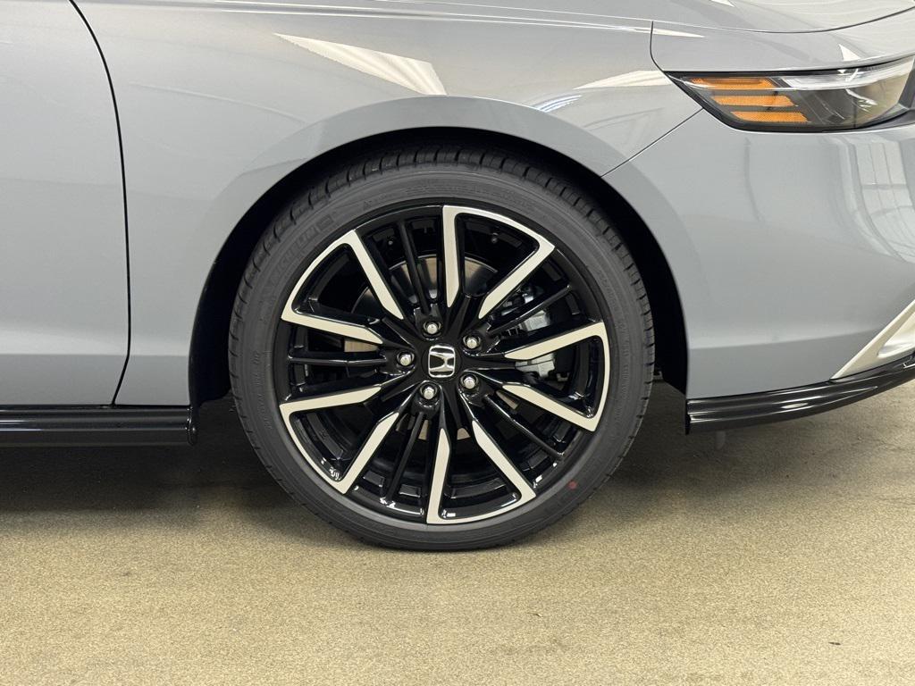 new 2025 Honda Accord Hybrid car