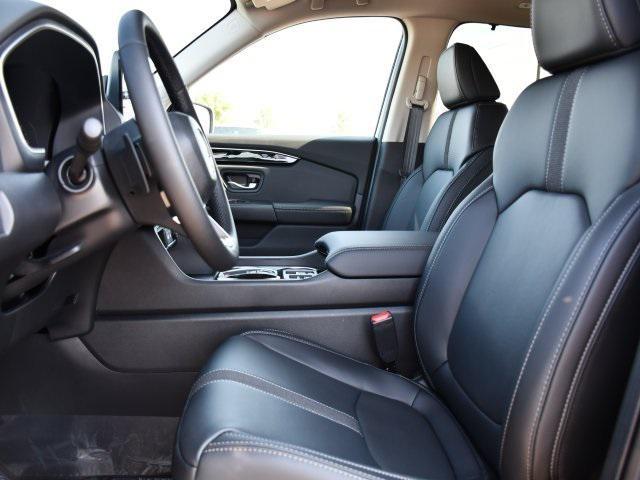 new 2025 Honda Pilot car, priced at $49,512