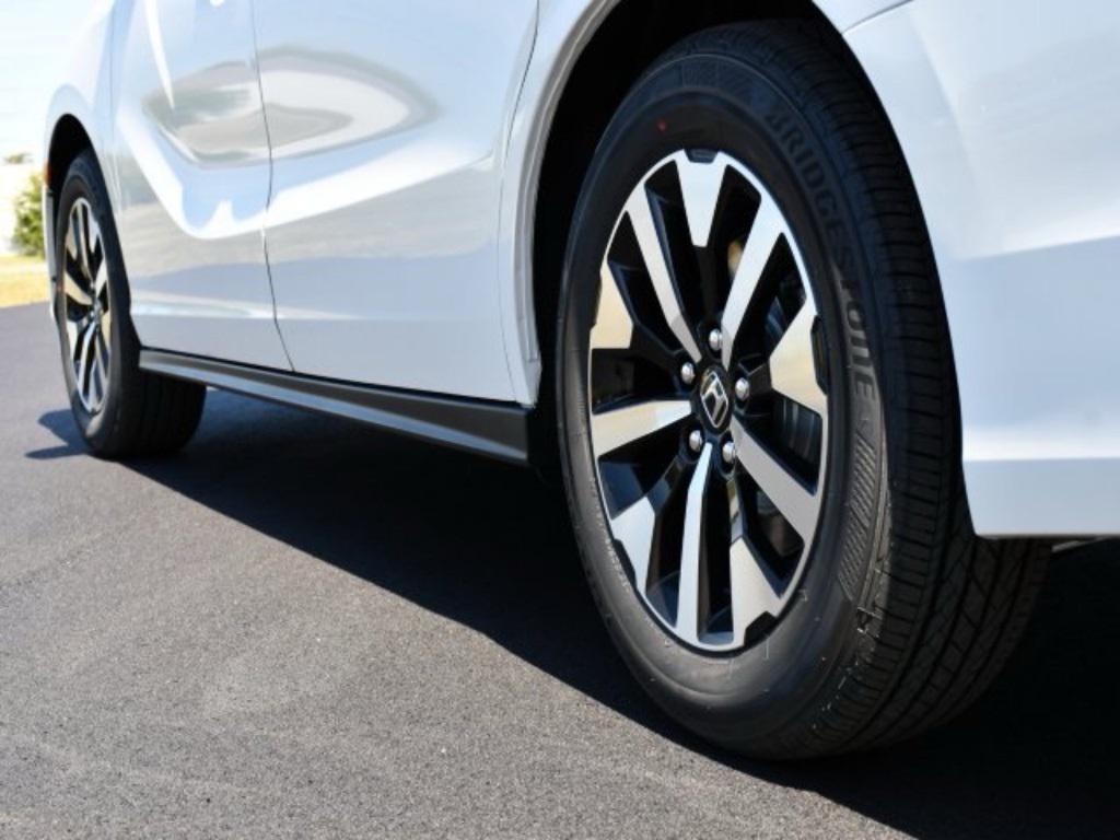 new 2026 Honda Odyssey car, priced at $42,064