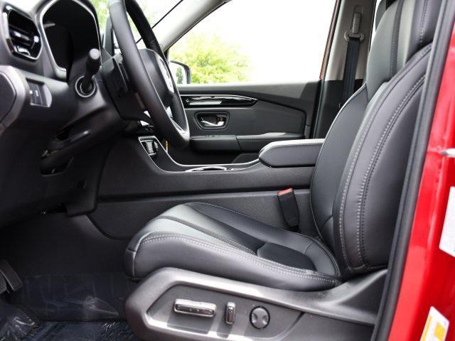 new 2025 Honda Pilot car, priced at $48,158