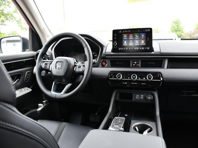 new 2025 Honda Pilot car, priced at $48,158