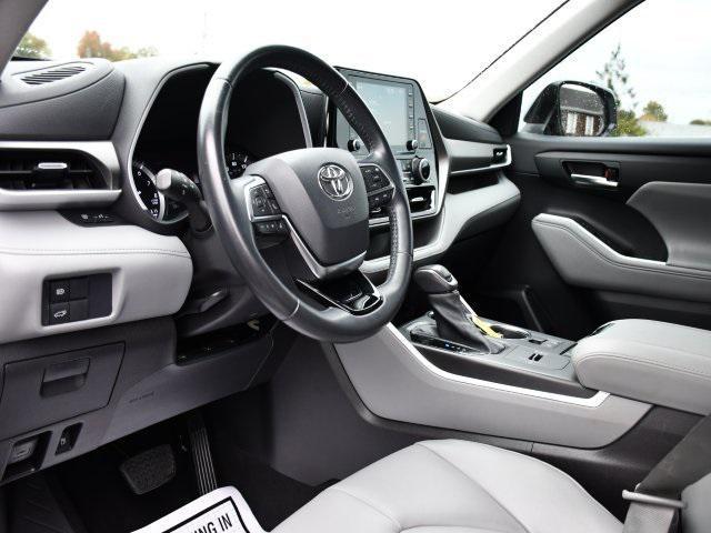 used 2021 Toyota Highlander car, priced at $31,371