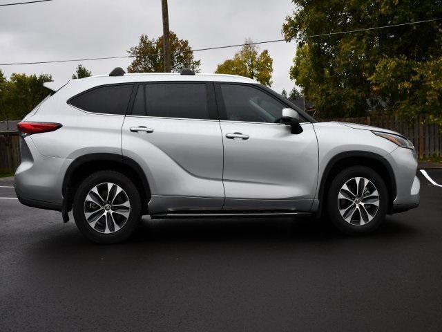 used 2021 Toyota Highlander car, priced at $31,371