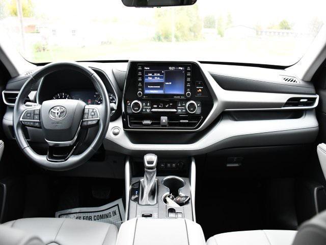 used 2021 Toyota Highlander car, priced at $31,371