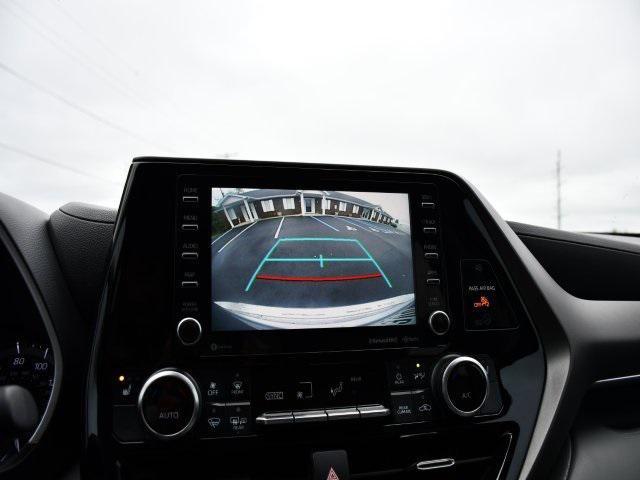 used 2021 Toyota Highlander car, priced at $31,371