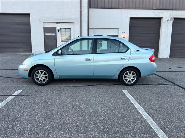 used 2003 Toyota Prius car, priced at $2,500