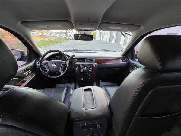 used 2009 Chevrolet Suburban car, priced at $7,999