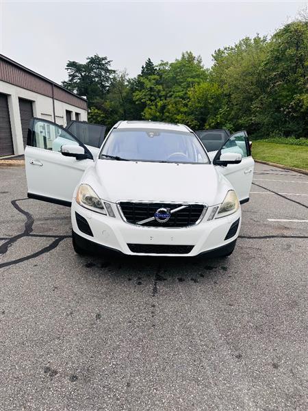 used 2013 Volvo XC60 car, priced at $8,995